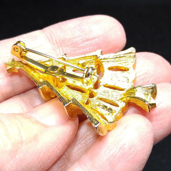 JJ Christmas Tree Rhinestone Brooch, Gold Tone, 1960s Vintage Jewelry - Picture 10 of 10